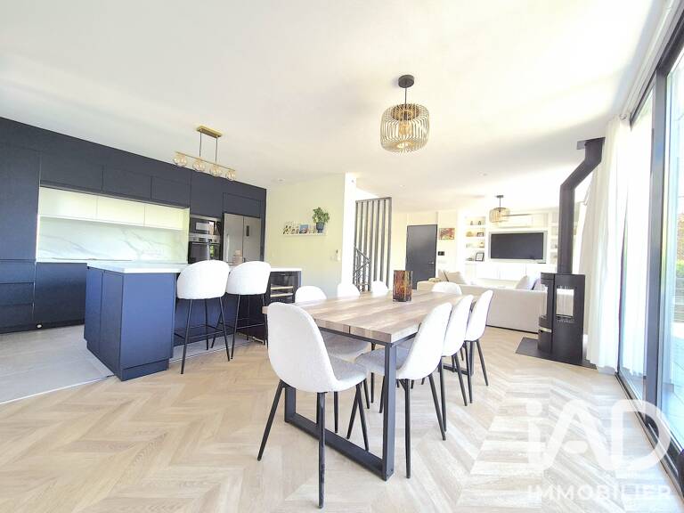 Vente Maison/villa 9 pièces — photo 1