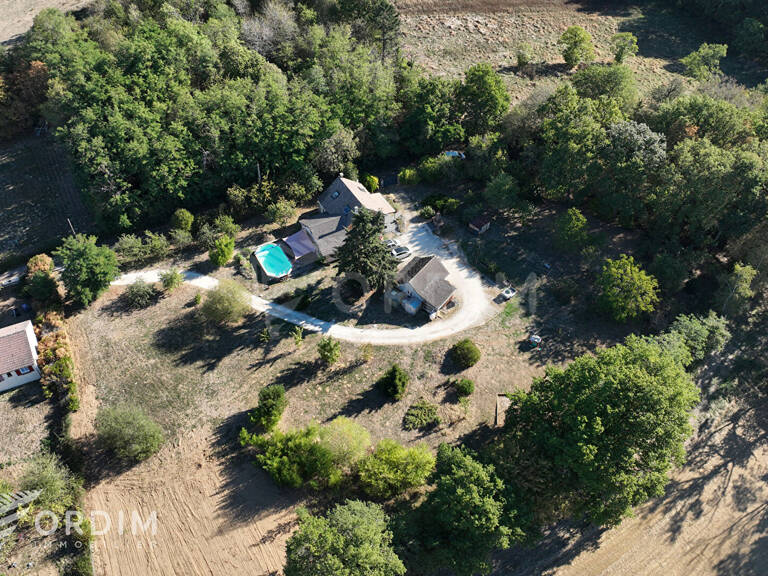 Au calme, en pleine nature , maison avec terrain de 6 290 m² et piscine — photo 1