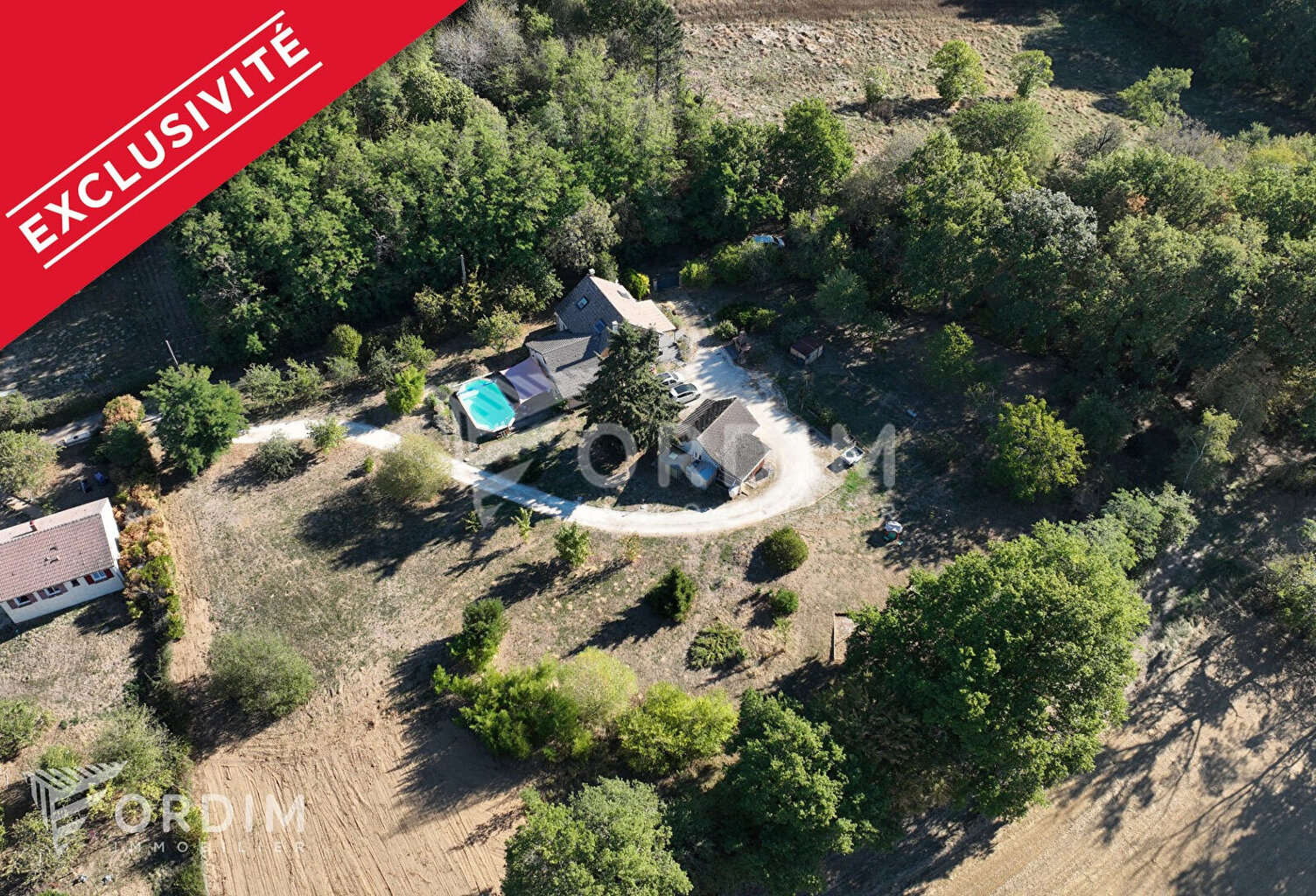 Au calme, en pleine nature , maison avec terrain de 6 290 m² et piscine — photo 1