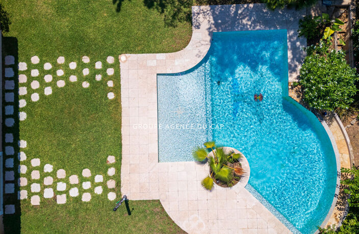 Superbe villa de plain-pied avec 5 chambres, piscine et double garage, proche golf et commerces — photo 2