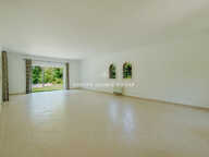 Superbe villa de plain-pied avec 5 chambres, piscine et double garage, proche golf et commerces — photo 4