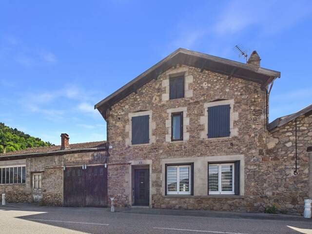 Maison de village avec jardin (terrain constructible) — photo du bien
