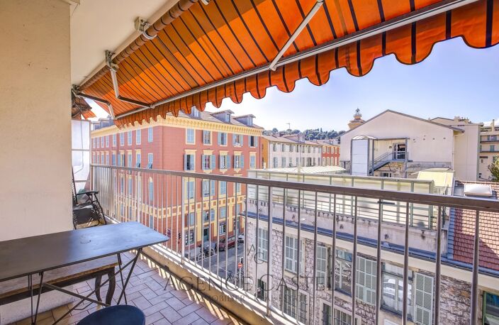 2 PIÈCES AVEC TERRASSE ET VUE PORT – NICE PORT — photo 3
