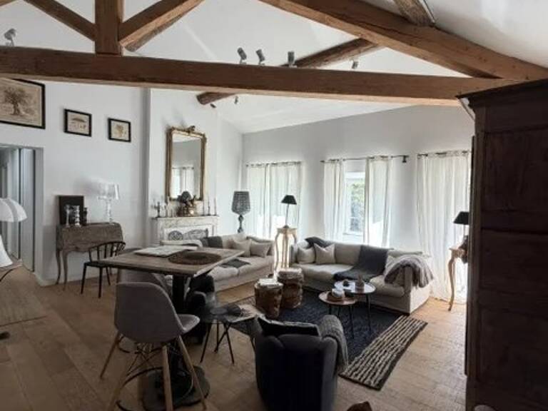 TRES BEL APPARTEMENT RENOVE — photo 1