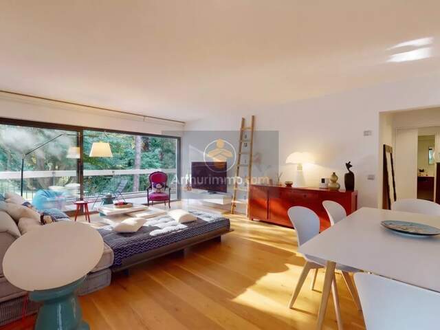 Appartement d'exception au coeur d'un parc arboré — photo du bien