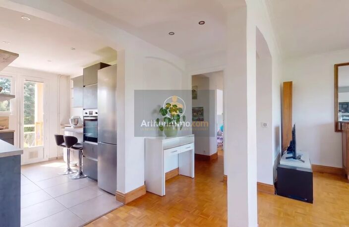 Au Coeur d'un Parc Privé, appartement de 4 pièces de 82m2 — photo 2