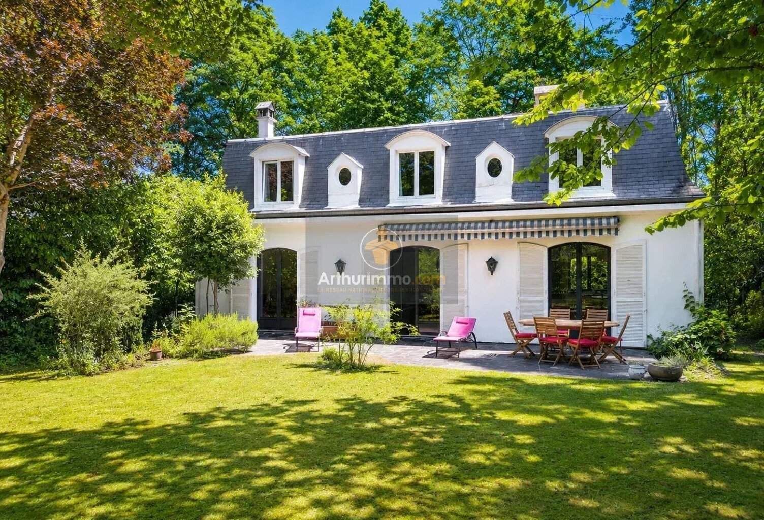L'Étang-la-Ville, Contemporaine de 205 m² avec un cadre préservé — photo 1