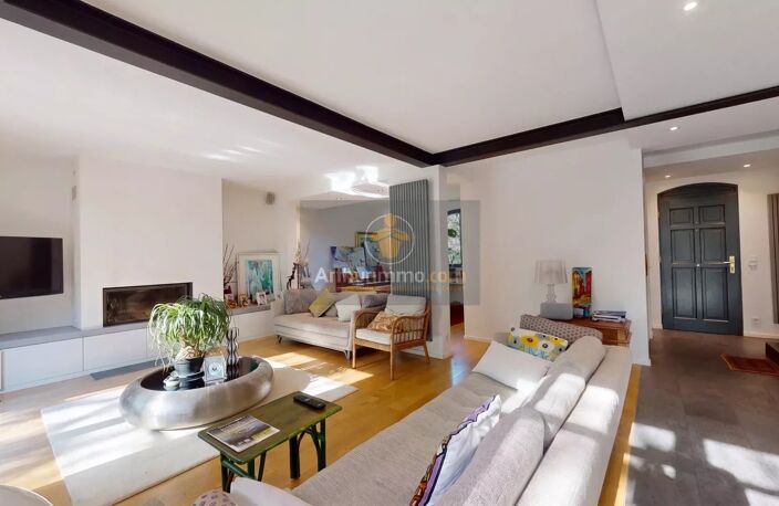 L'Étang-la-Ville, Contemporaine de 205 m² avec un cadre préservé — photo 3