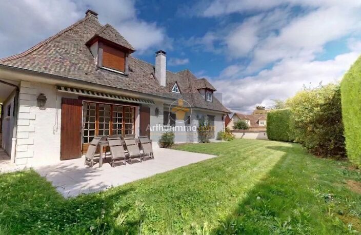 RARE - Coeur de Marly-le-Roi maison familiale de 6 chambres avec double séjour, jardin, garage — photo 4