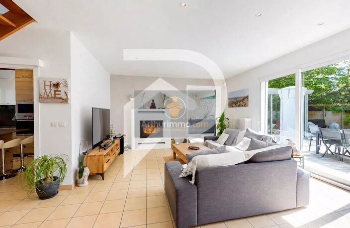 Maison familiale  de plain pied 150 m² Domaine privé sécurisé  Jardin 1000 m² plein sud  La Celle-Saint-Cloud Proche A13 et Parly 2 — photo 5