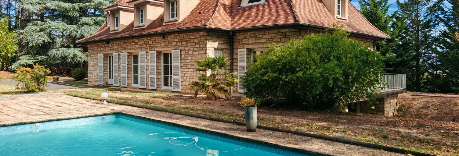 Maison 12 Pièces 360 m² à vendre à Saint-Genest-Lerpt (42530)