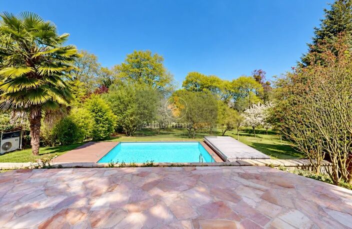 À Vendre Maison Hardricourt 10 Pièces 245 m² avec Jardin — photo 2