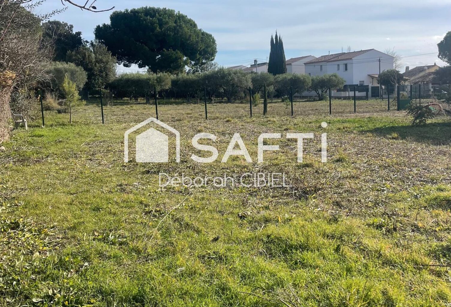 Terrain 705 m² au calme — photo 1