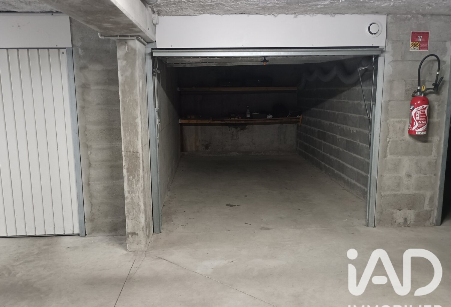Vente Garage 14 m&sup2; — photo 1