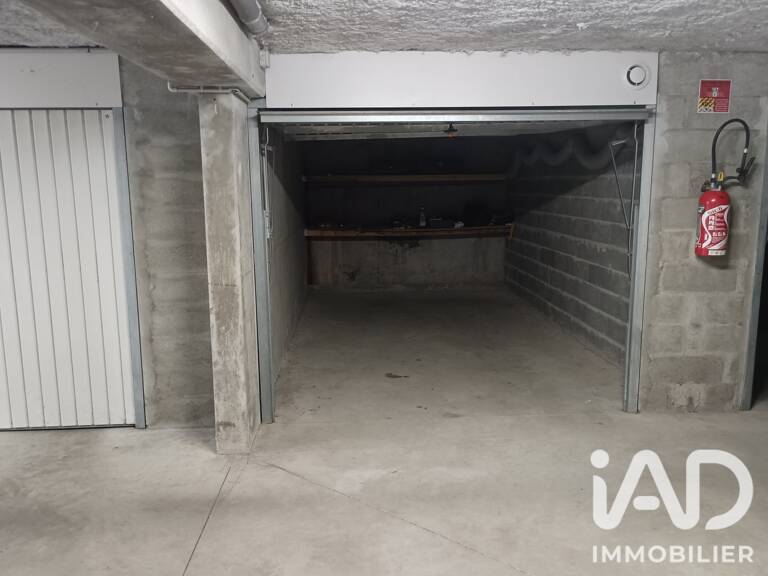 Vente Garage 14 m&sup2; — photo 1