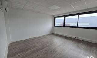 Bureau  24 m² à louer à Buros (64160)