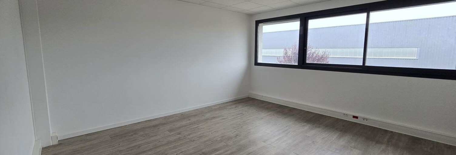 Bureau  24 m² à louer à Buros (64160)