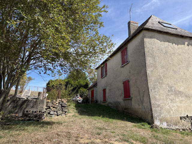 Maison en pierre avec dépendances et terrain — photo du bien