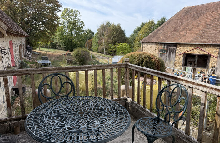 Maison en pierre avec dépendances et terrain — photo 2