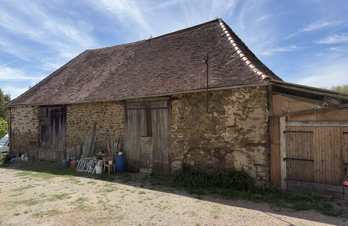 Maison en pierre avec dépendances et terrain — photo 3
