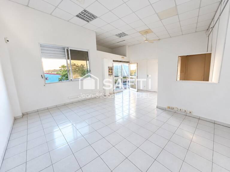 Local professionnel ou commercial de 80 m² avec mezzanine  Zone industrielle — photo 1