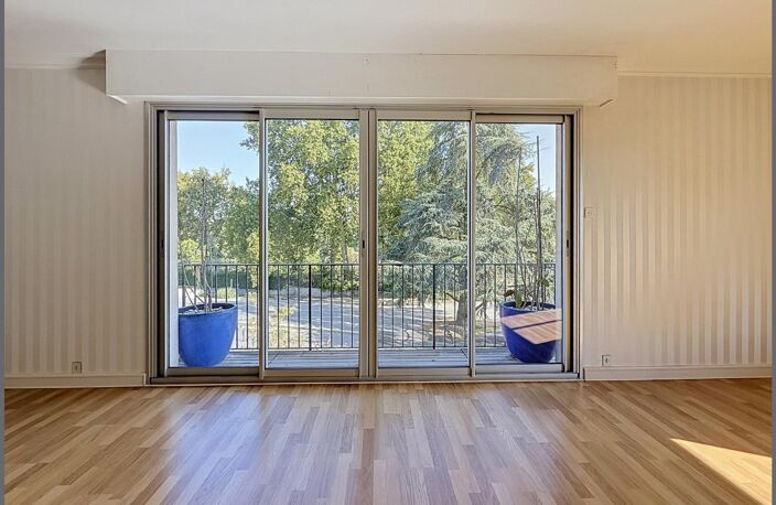 147 m2 avec vue Loire, balcons et garage. — photo 3