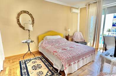 Appartement 1 pièces 700 €