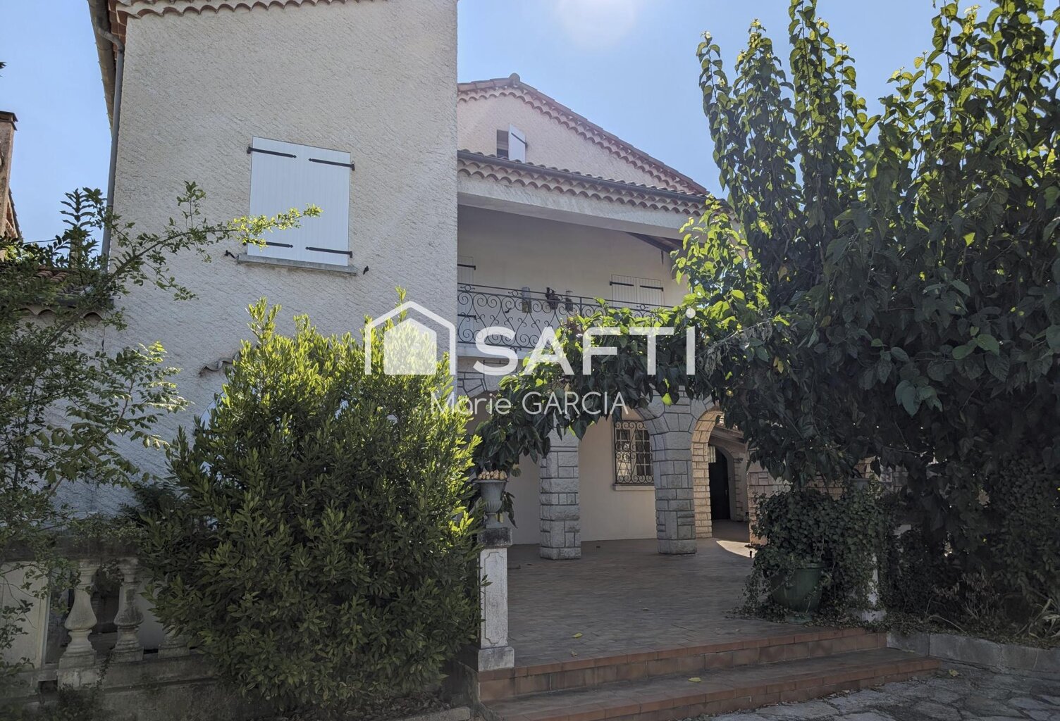 Ancien hôtel + maison d'exploitant avec piscine — photo 1