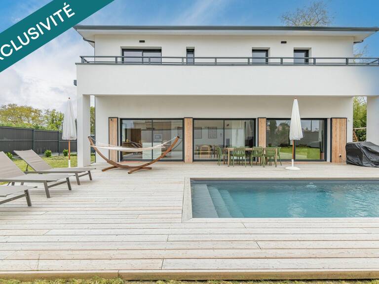 Villa contemporaine proche du centre de Léognan — photo 1