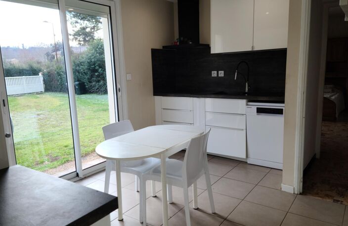 Maison 4 chambres, 1 bureau, garage et jardin — photo 3