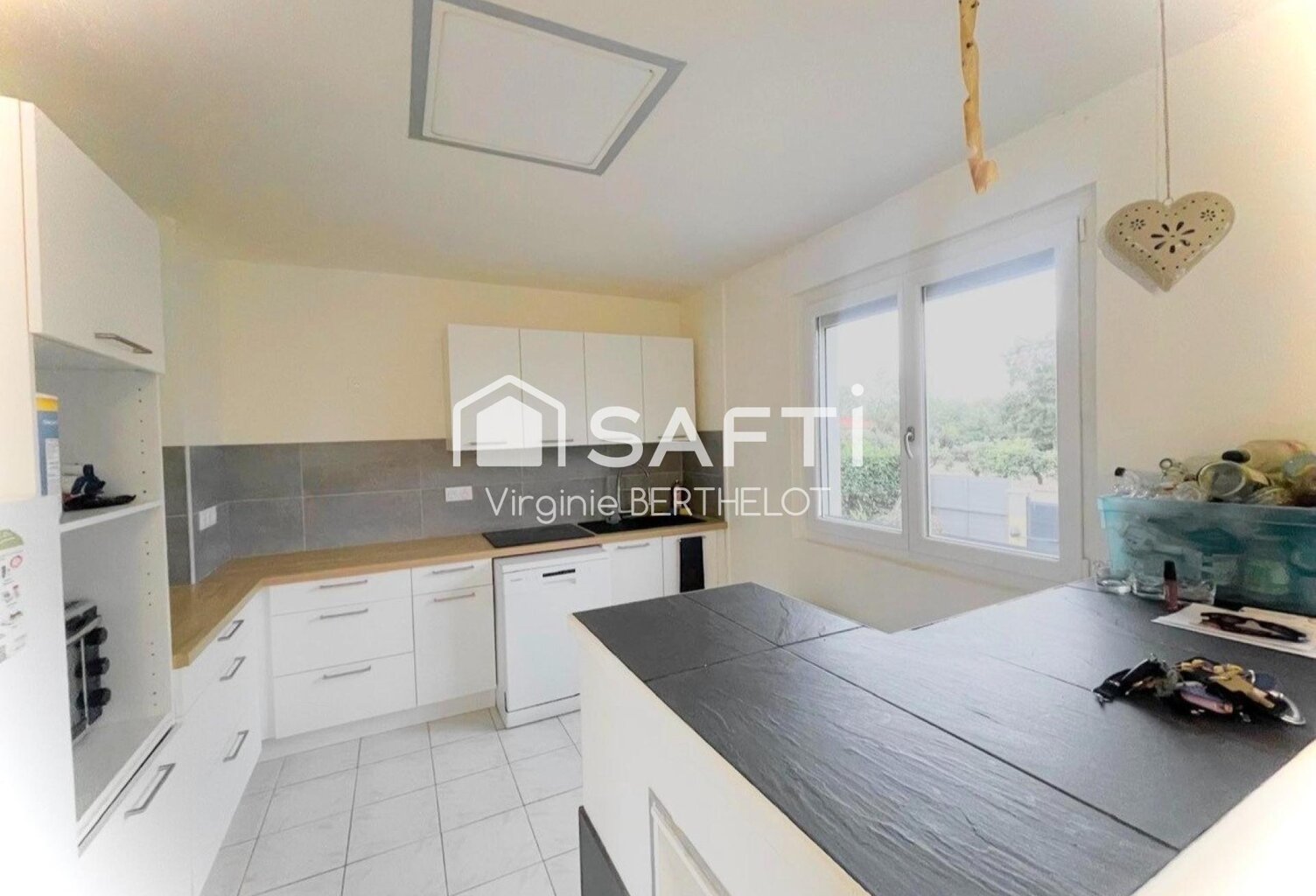 MAISON SUR SOUS SOL / 4 CHAMBRES / 2 SALLES D'EAU / GARAGE / TERRAIN CLOS — photo 1