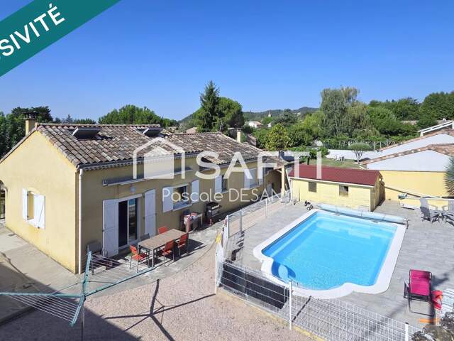 Charmante maison avec beau terrain et piscine — photo du bien