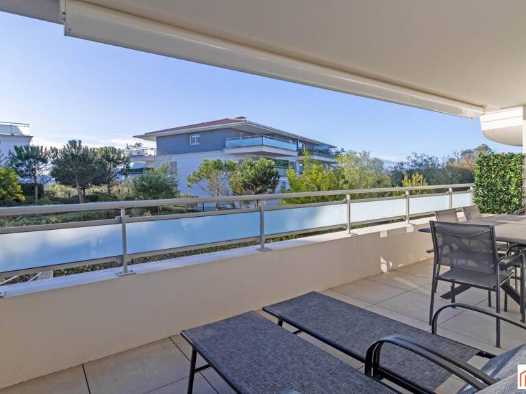 T3 récent 71 m² avec terrasse, piscine et box — photo 1