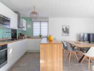 T3 récent 71 m² avec terrasse, piscine et box — photo 2