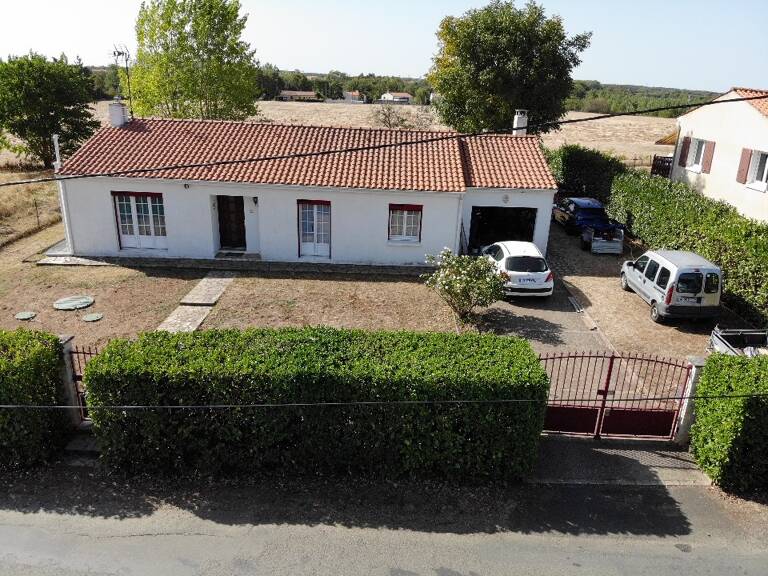  Maison de plain-pied, 4 chambres - Ste Hermine - 85210 — photo 1