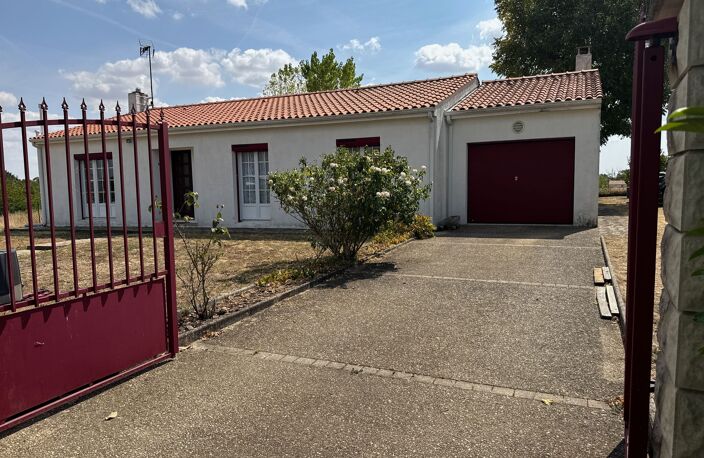  Maison de plain-pied, 4 chambres - Ste Hermine - 85210 — photo 2