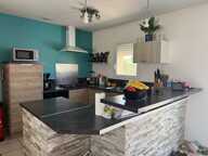 Maison de plain pied avec terrain clos - THIRE - 85210 — photo 2
