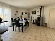 Maison de plain pied avec terrain clos - THIRE - 85210 — photo 3