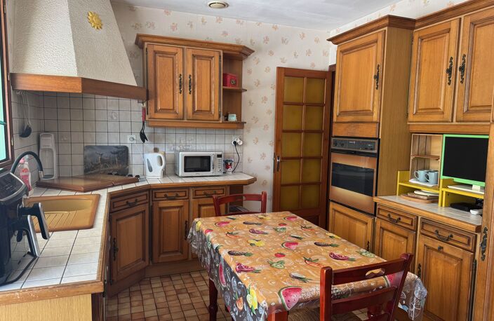 Maison familiale avec sous-sol total et grand terrain - A 10min de ST JEAN D\'HERMINE - 85210 — photo 2