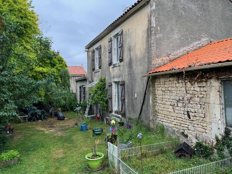 Maison en pierres à rénover - Ste Etienne de Brillouet - 85210 — photo 1