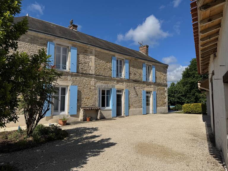 Très belle maison bourgeoise, piscine et chambres d\'hôtes - A 5min DE ST JEAN D\'HERMINE 85210 — photo 1