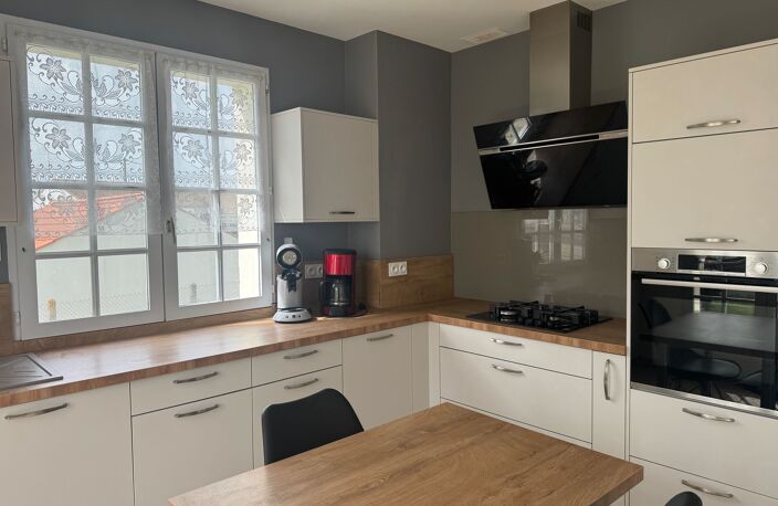 Maison proche commodités avec grand terrain et hangar 150m2 - NALLIERS - 85370 — photo 2