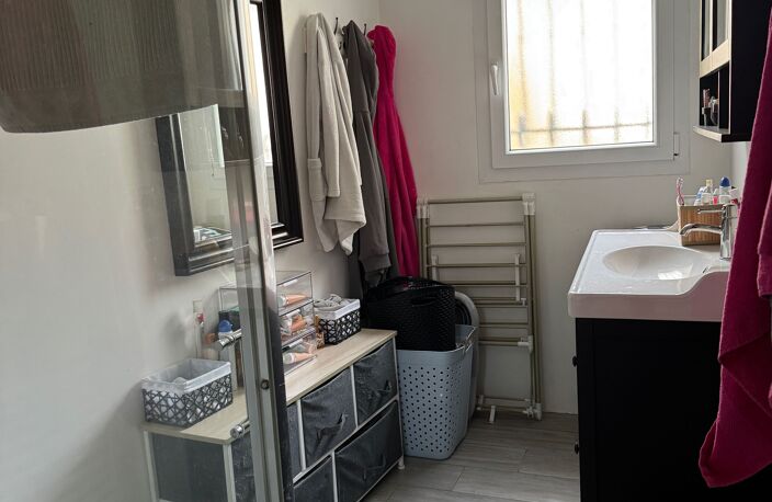 Maison 3 chambres en plein centre ville, au calme - ST JEAN D\'HERMINE 85210 — photo 5