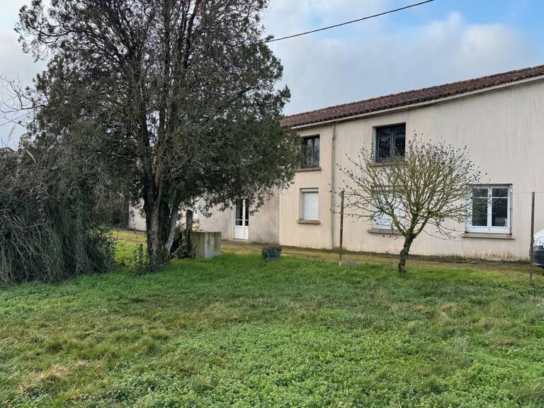Spacieuse maison avec dépendance - LA CHAPELLE THÉMER - 85210 — photo 1
