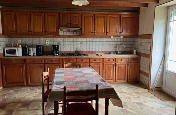 Spacieuse maison avec dépendance - LA CHAPELLE THÉMER - 85210 — photo 2