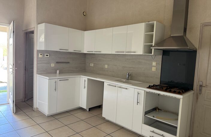 Charmante maison contemporaine de 99 m² habitables avec grand garage et jardin clos - ST JEAN D\'HERMINE 85210 — photo 2