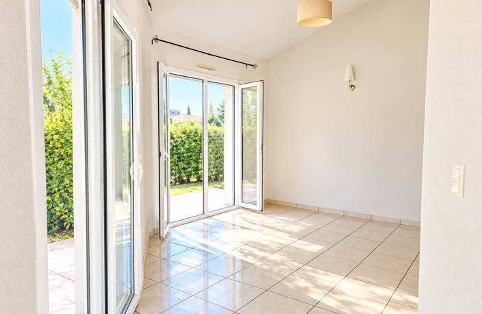 Charmante maison contemporaine de 99 m² habitables avec grand garage et jardin clos - ST JEAN D\'HERMINE 85210 — photo 4