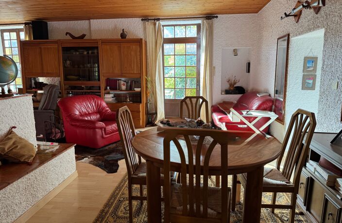 Maison de charme en pierre dans un havre de paix avec dépendance 270 m² et piscine - LA CHAPELLE THEMER 85210 — photo 3