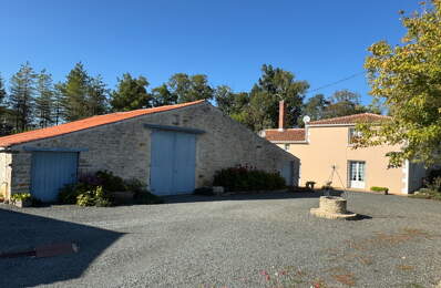 Maison en pierres à rafraichir avec 2 granges. ST JEAN D\'HERMINE - 85210. — photo du bien