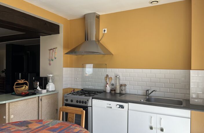Maison en pierre rénovée au coeur de ville - ST JEAN D\'HERMINE 85210 — photo 5